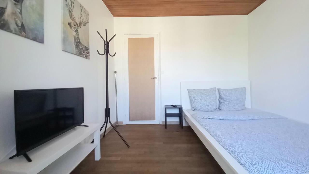 Super Appartement Au Centre Ville De Rosny Sous Bois Exterior foto