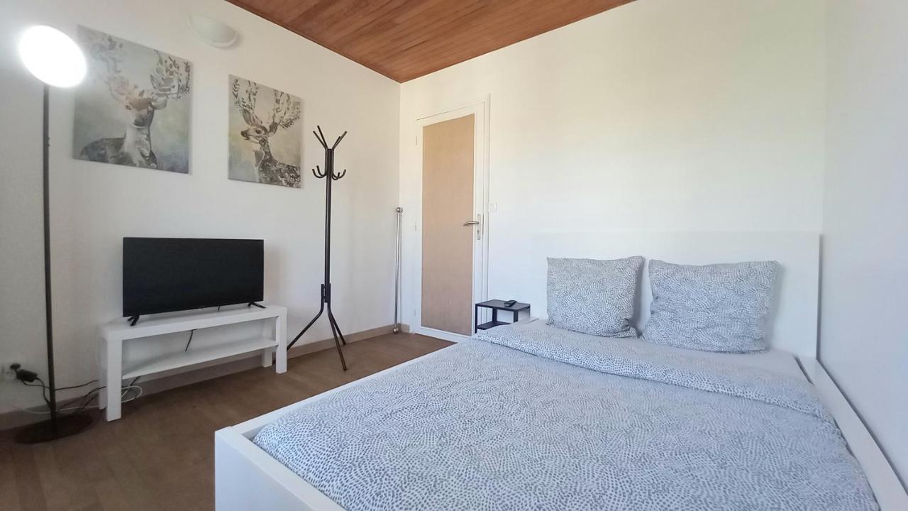 Super Appartement Au Centre Ville De Rosny Sous Bois Exterior foto